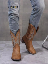 Load image into Gallery viewer, Fall/Winter Plus Size Men Square Toe Wide-Last Western Boots, Chunky Heel Cowboy Boots With Laser Embroidery, Brown